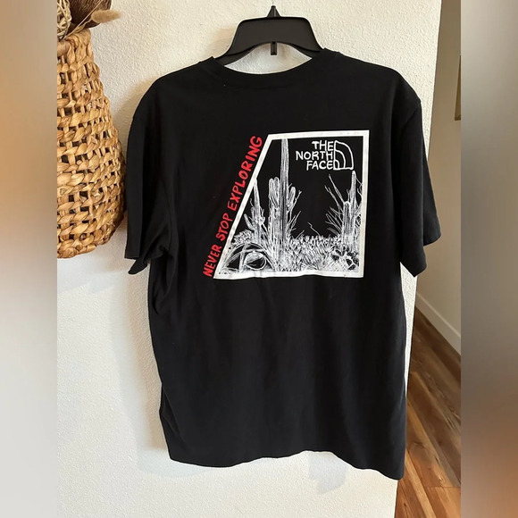 North face T-shirt - Picture 2 of 3